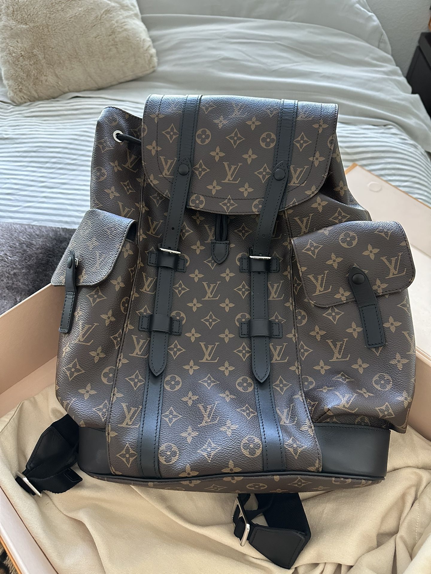 Louis Vuitton Christopher MM for Sale in Reno, NV - OfferUp