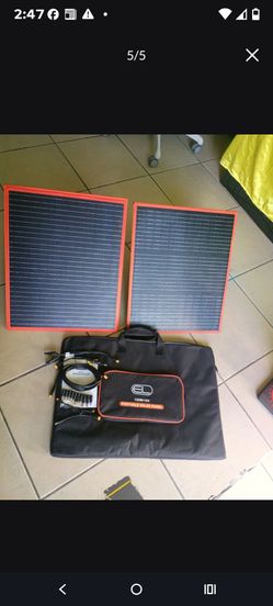 120W PORTABLE SOLAR PANEL.
EL brand 120W/18V portable solar panel kit, which includes a black carrying bag and multiple adapter cables.The panel featu