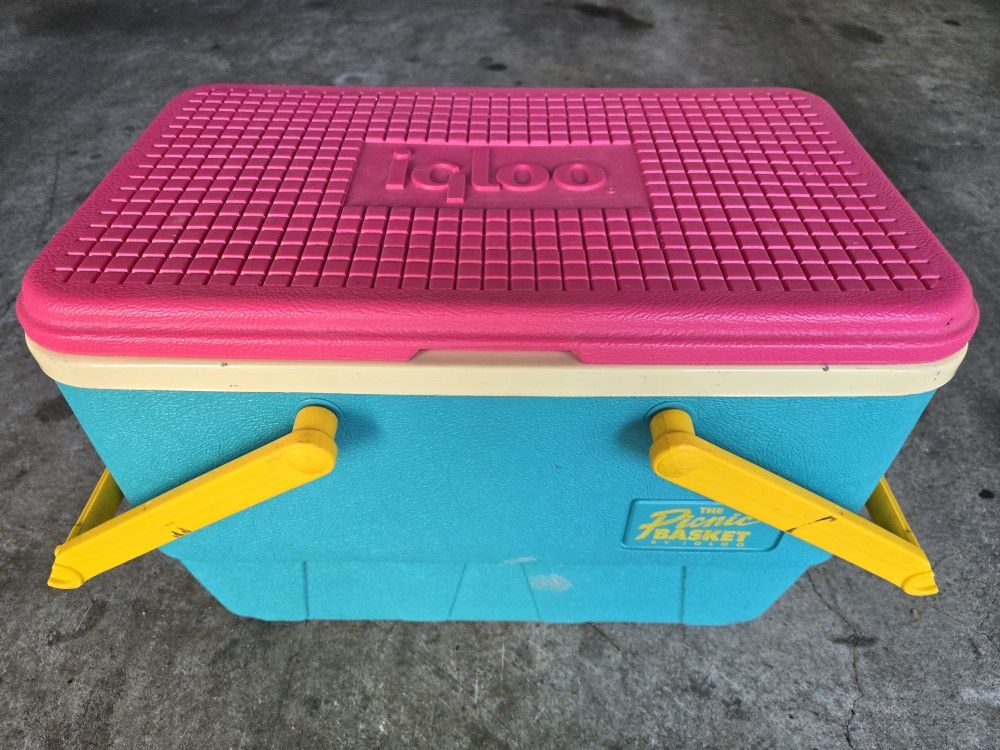 IGLOO The Picnic Basket Cooler - Retro Colors
