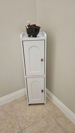 Bathroom storage cabinet w/ hand painted knobs