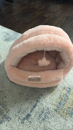 Paris Hilton cat bedding never  used brand new