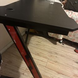 Black And Red Gaming Table 