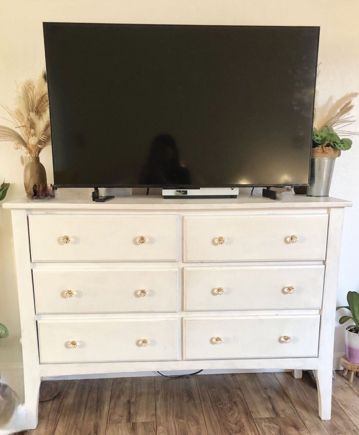 White Dresser And Matching Night Stand  Good Condition 