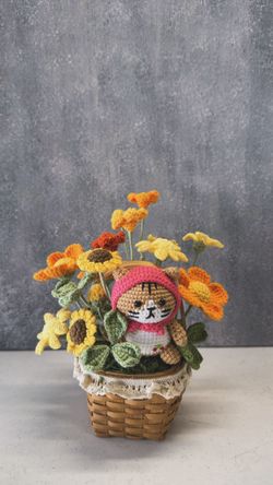 Adorable Kitten Basket