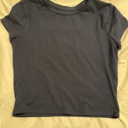 hollister baby tee 
