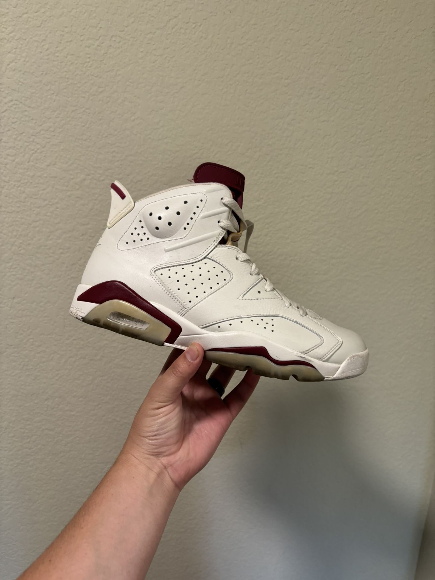 Jordan Retro 6 Maroon