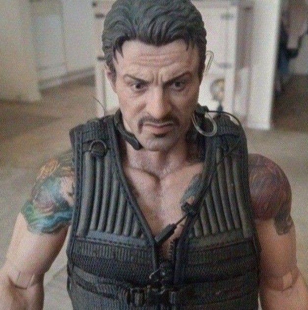 Hot Toys 🔥 Barney Ross 