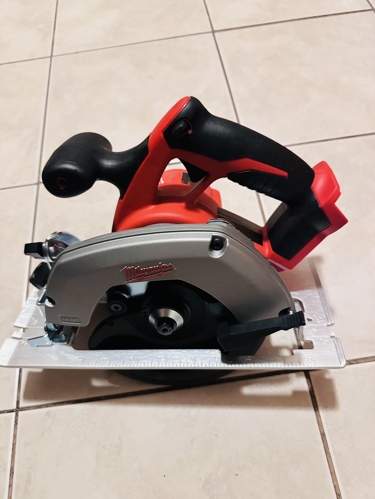 Circular saw Milwaukee