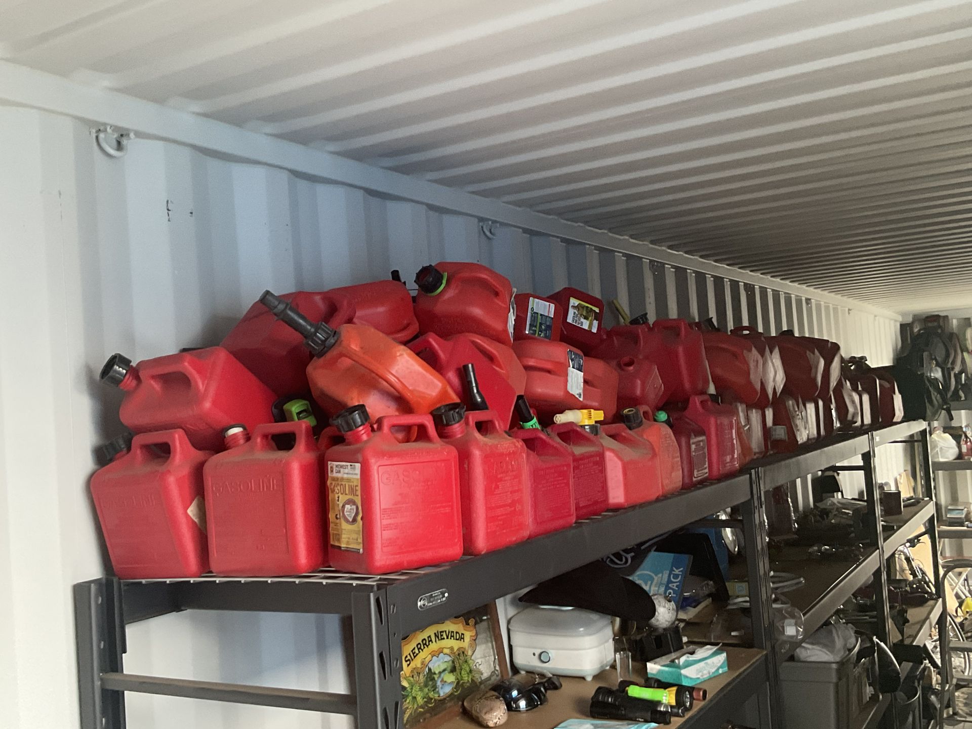 Over 80 Gas Cans ( Minimum purchase of 3piece ) Prise is Firmed