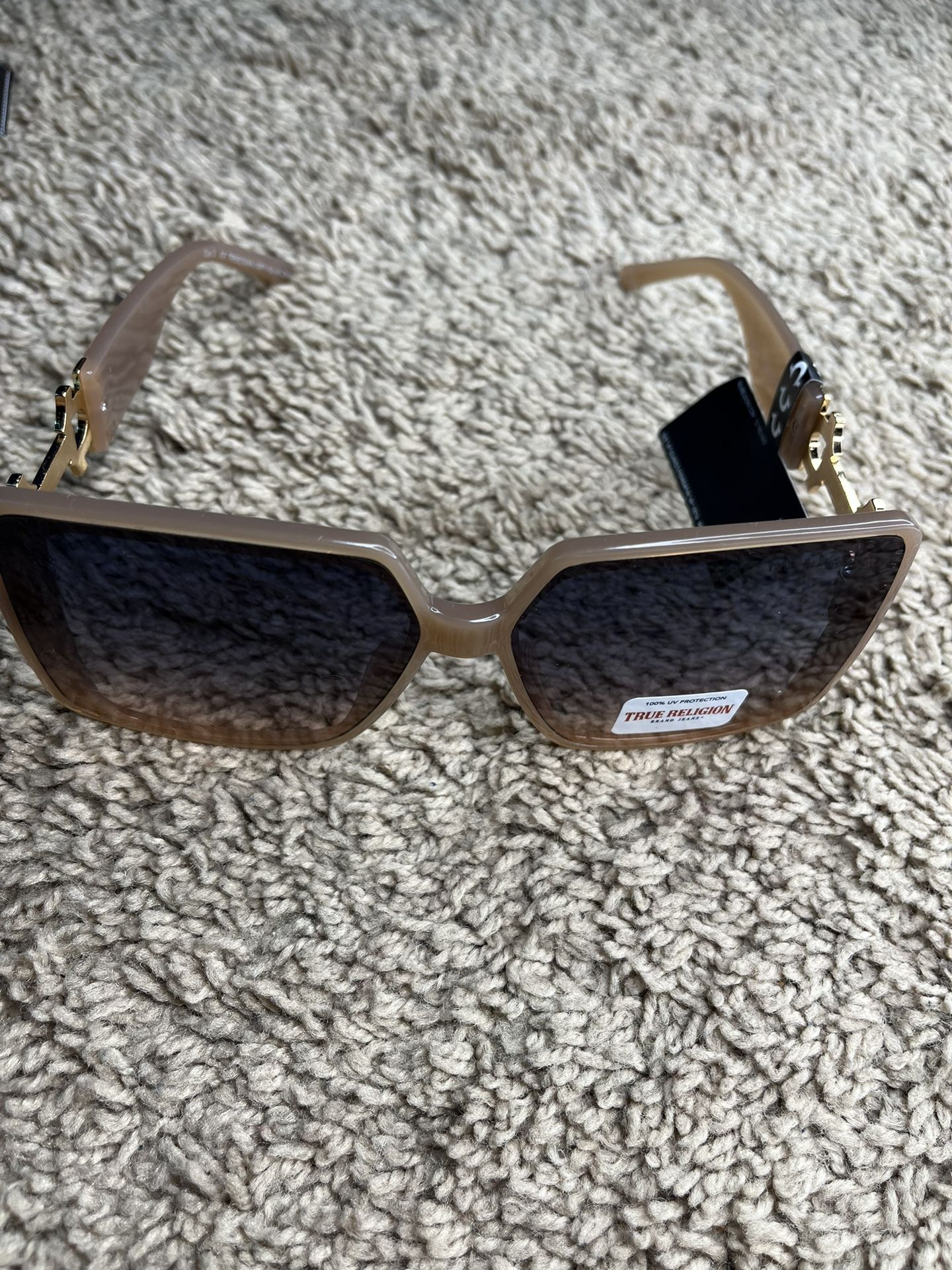 True Religion Sunglasses for Sale in Mckinney, TX - OfferUp