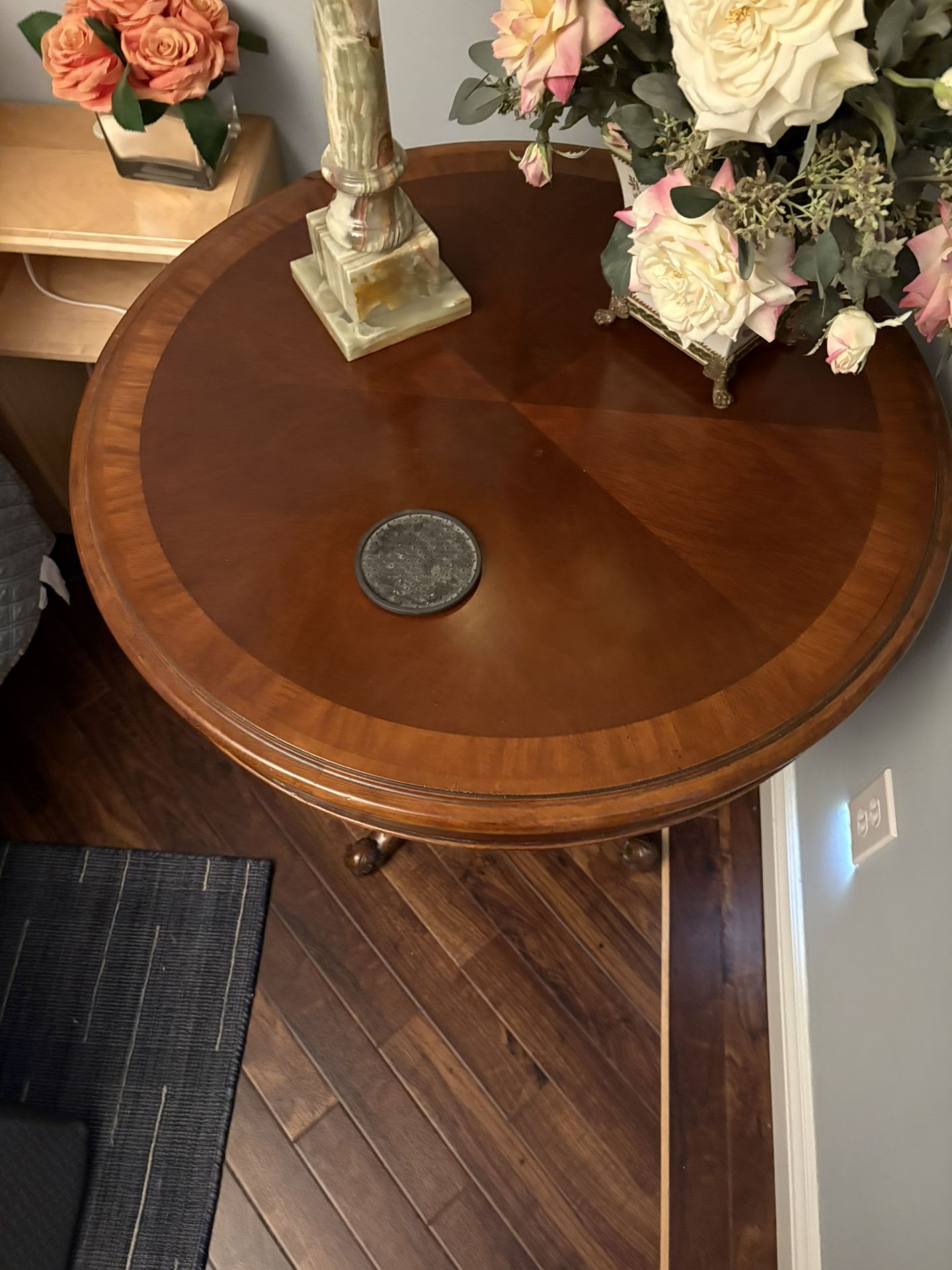 Round 31” Dia Small Dining Table Or End Table