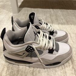 Jordan 4 Military - Size 11