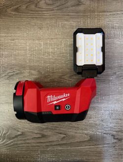 Milwaukee M12 Rover Light