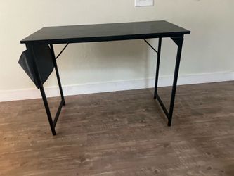 Computer table