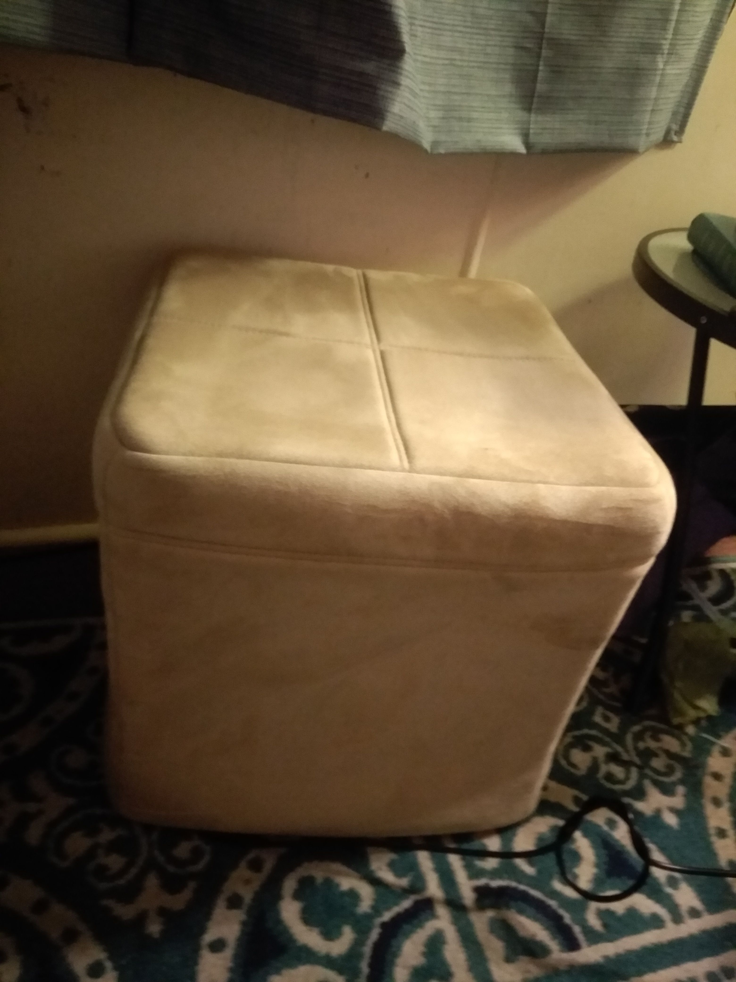 Massaging Ottoman, Cozy Cube Homedics Variable Settings 16H X 15W