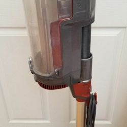 NEW cond  Shark DUO CLEAN MODEL VACUUM  , AMAZING POWER SUCTION. , WORKS EXCELLENT  , IN THE BOX 