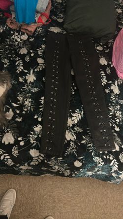 Women’s black pants size medium