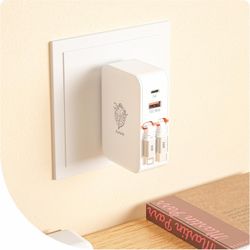 New FlexTurtle 4-in-1 Retractable 35W Travel Charger – White