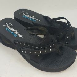 Skechers Yoga Foam Womens 10 M Sandals Black Toe-Ring Heel Strappy Studded 38362