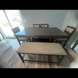 Dinning Table 