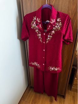 AN ELEGANT OUTFIT FOR YOU ( size S) smoke free
