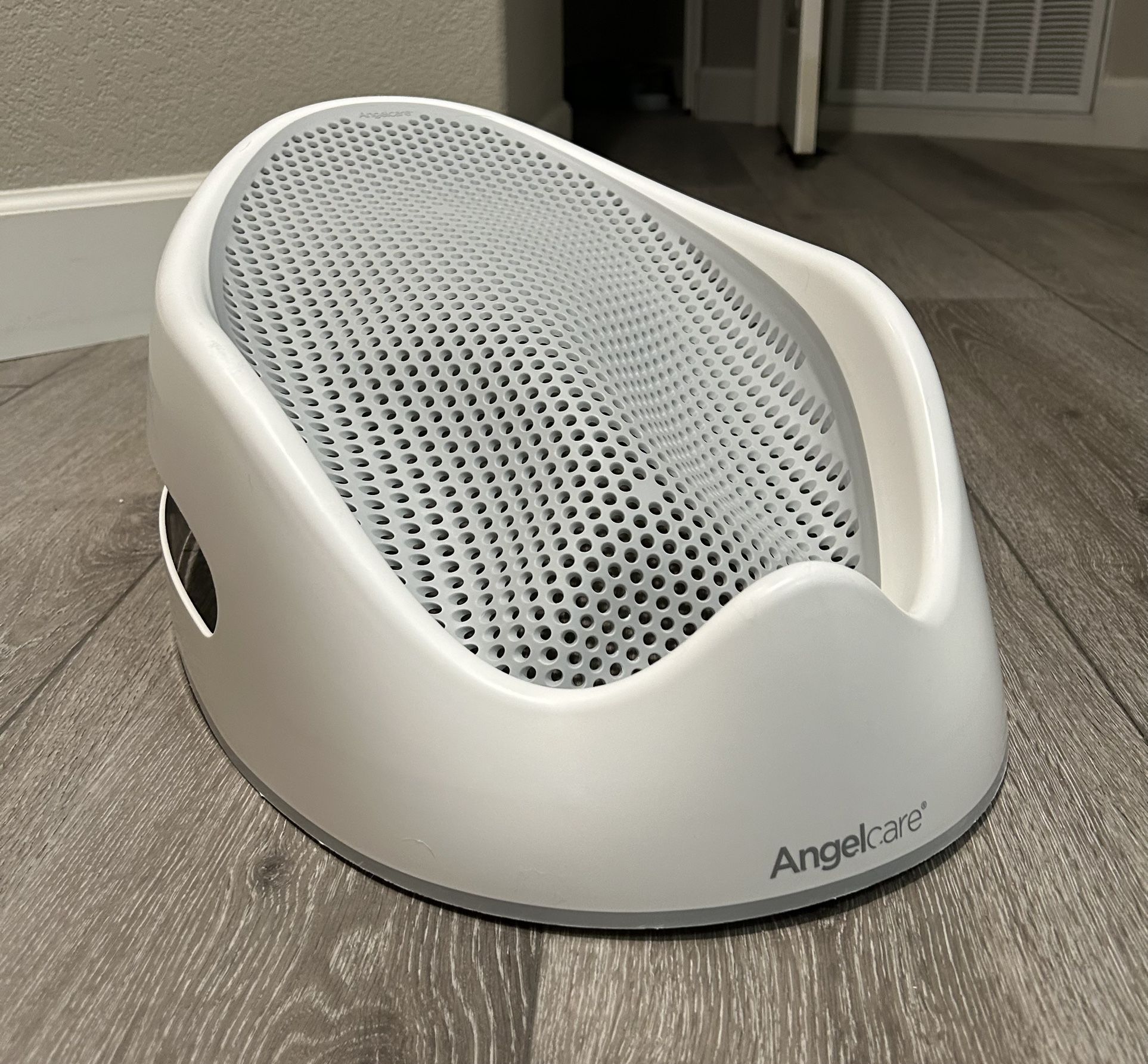 Anglecare Baby Bathtub Support