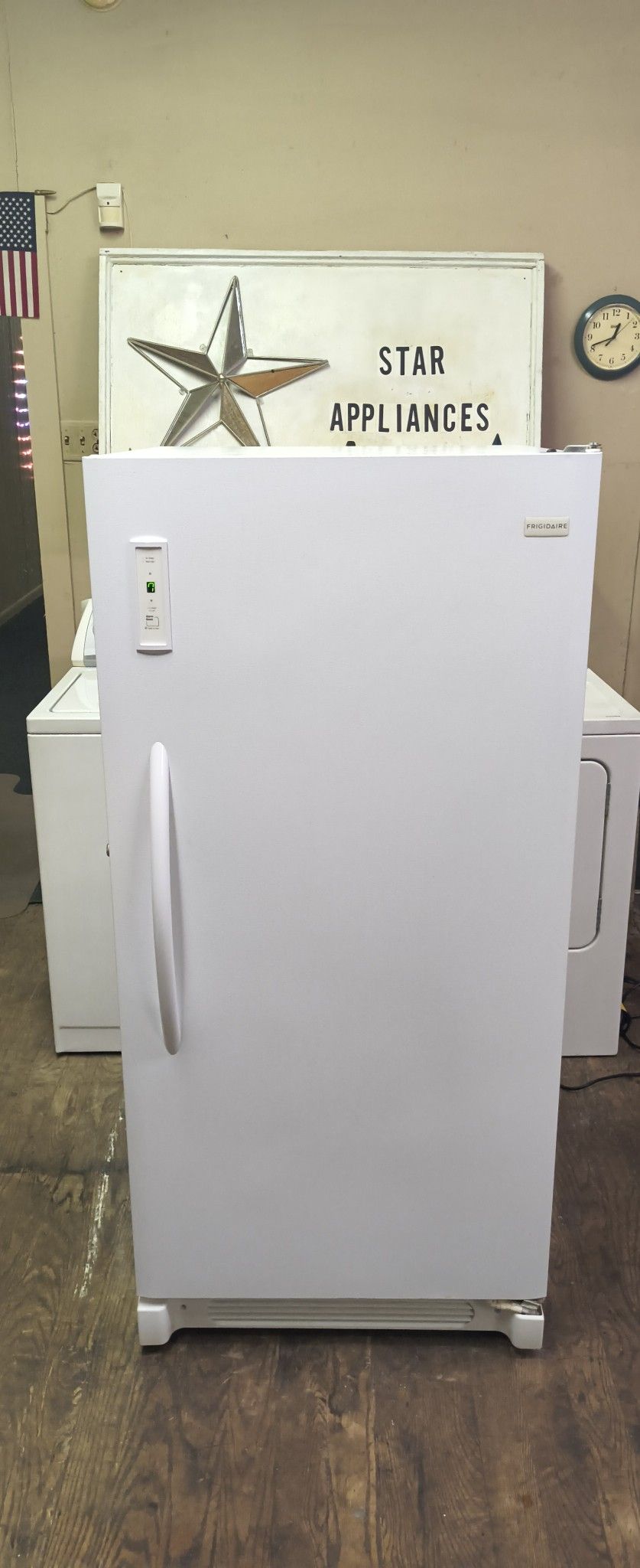 FRIGIDAIRE 15 CU. FT. UPRIGHT FREEZER