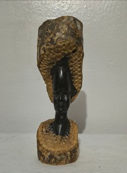 HAND CARVED SOLID WOOD AFRICAN STATUE 7"×2.5"