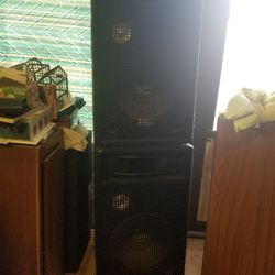 Speakers 🔊