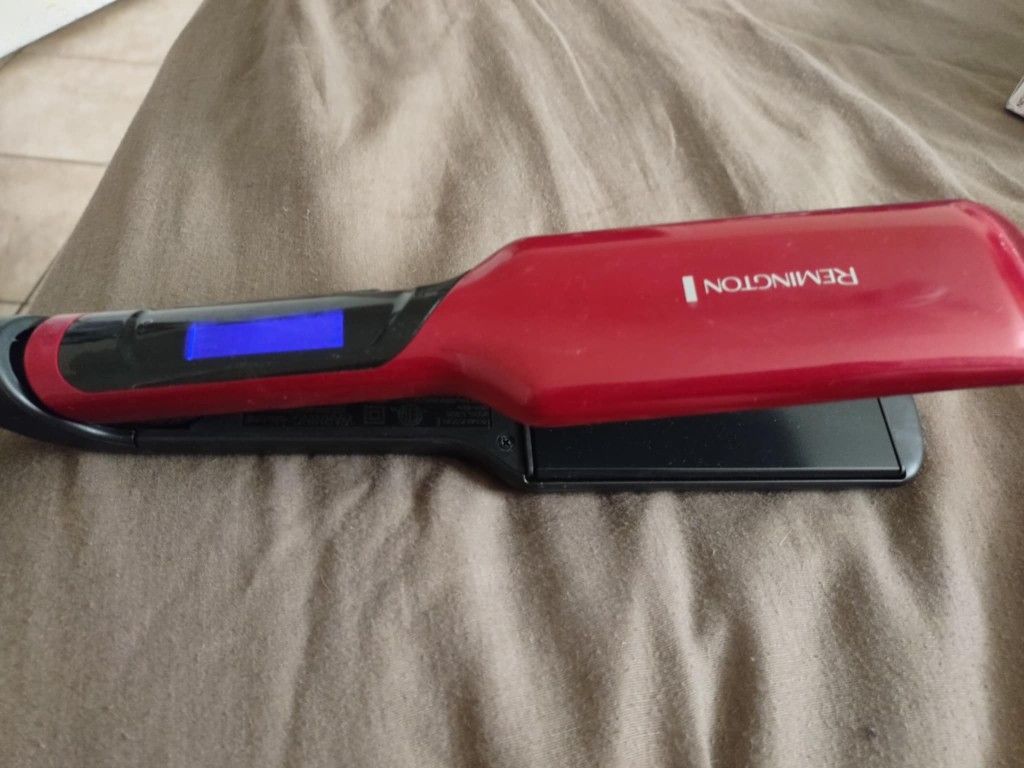 HAIR STRAIGHTENER 