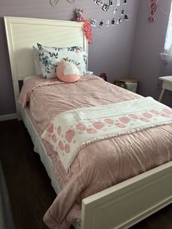 Twin bed and box spring