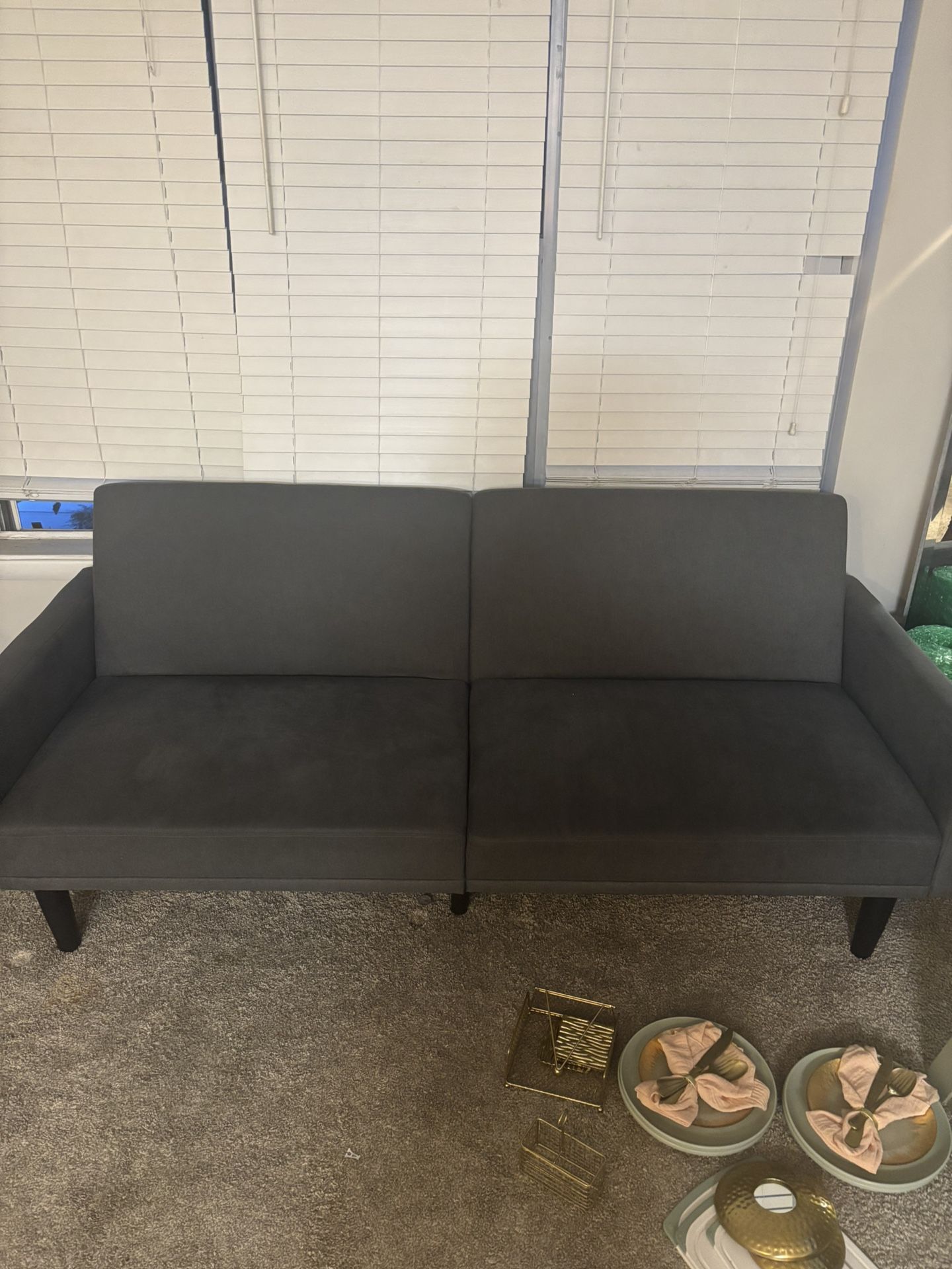 GREY FUTON