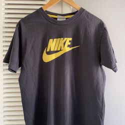 Vintage Nike Spell Out Center Swoosh Graphic T-shirt