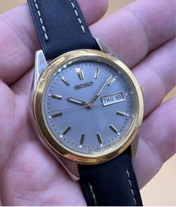 Seiko Men's Quartz Watch Stainless Steel , Day/Date. 37 mm. 7N43-8199
