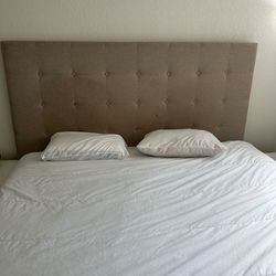 king bedframe ! 100$ delivery available! 