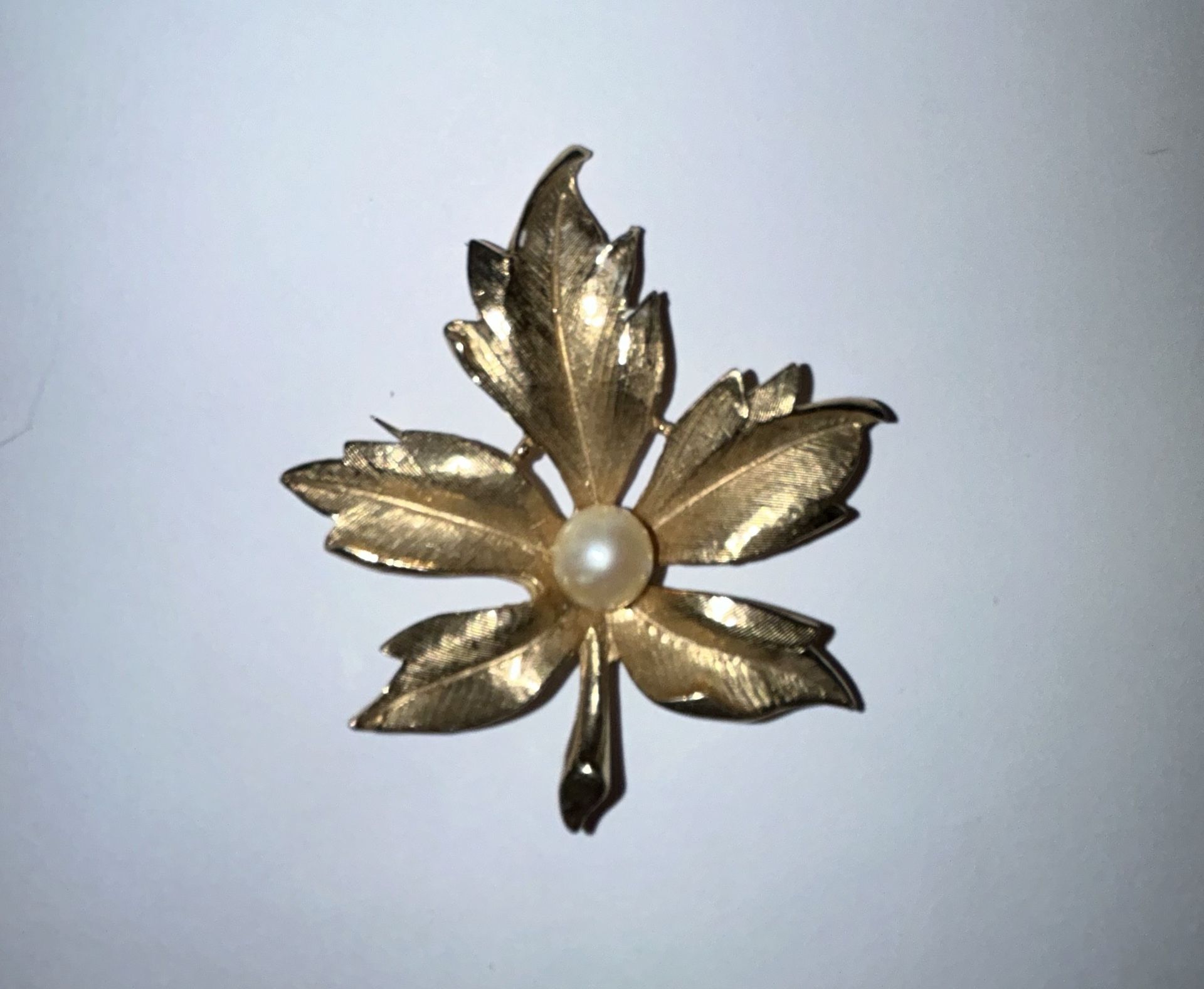 Vintage 1960s  Faux Pearl Gold-tone Leaf Brooch Pin