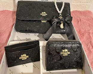 black coach set
