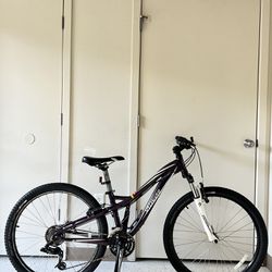 Specialized Myka Mountain Bike 26”