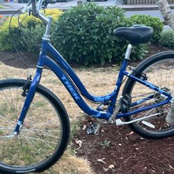 Trek Navigator 7Speed Very Comfortable, Ladies Bike