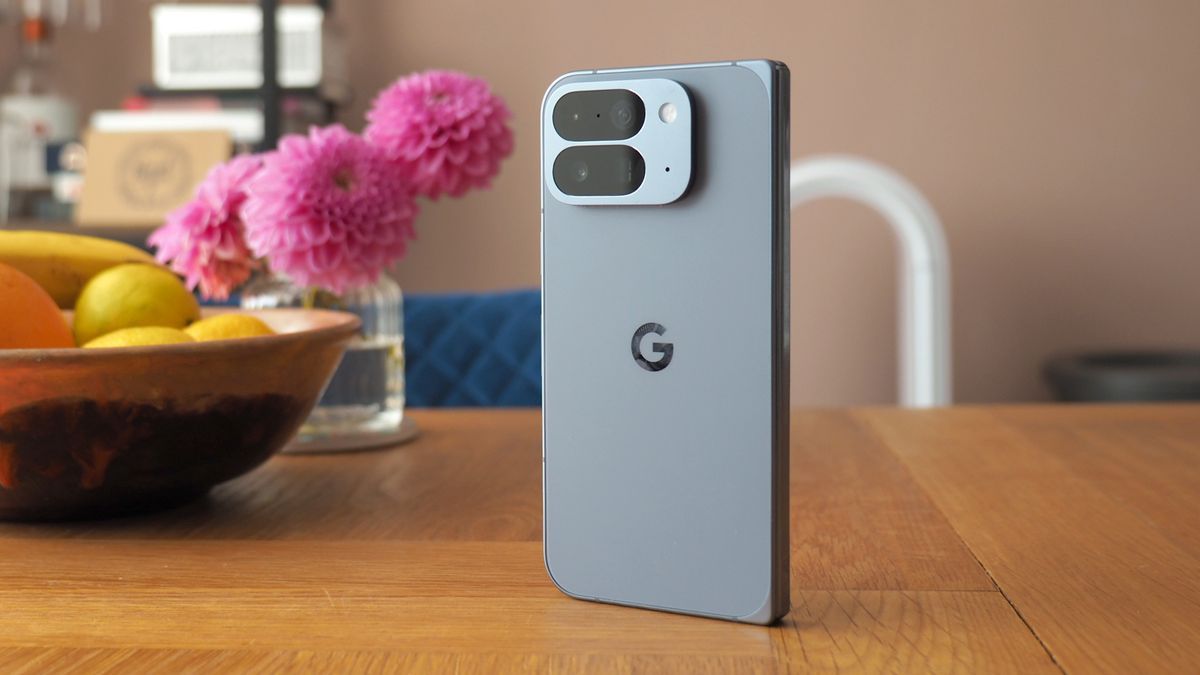 Google Pixel 10 Pro Fold 256gb Moonstone Plus $100 Of Cases