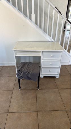 FREE White Desk / Vanity