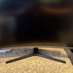 Samsung 27” Curved Monitor
