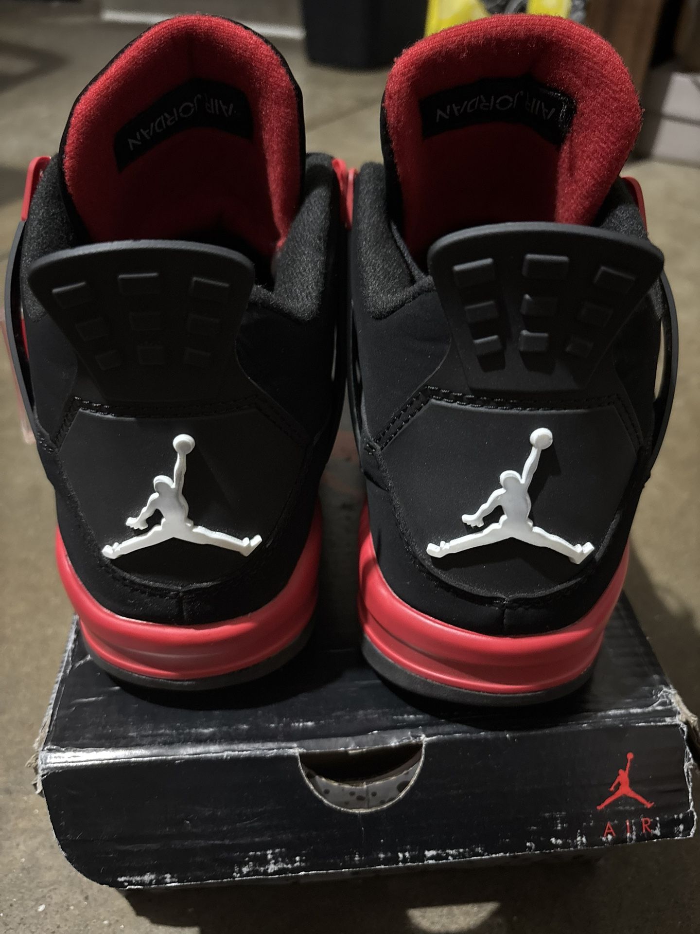 AIR JORDAN 4 RETRO