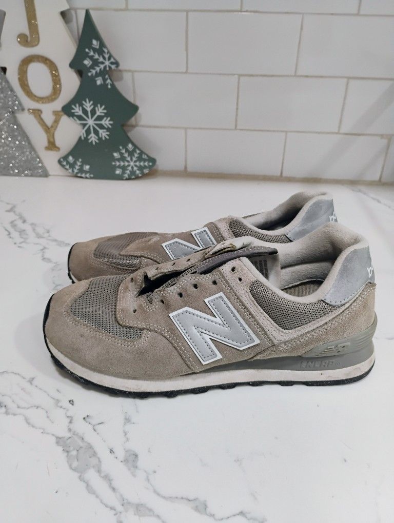 New Balance women's Size 7