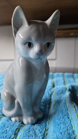Sitting Porcelain Cat