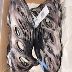 Yeezy Foam Runners Size 10