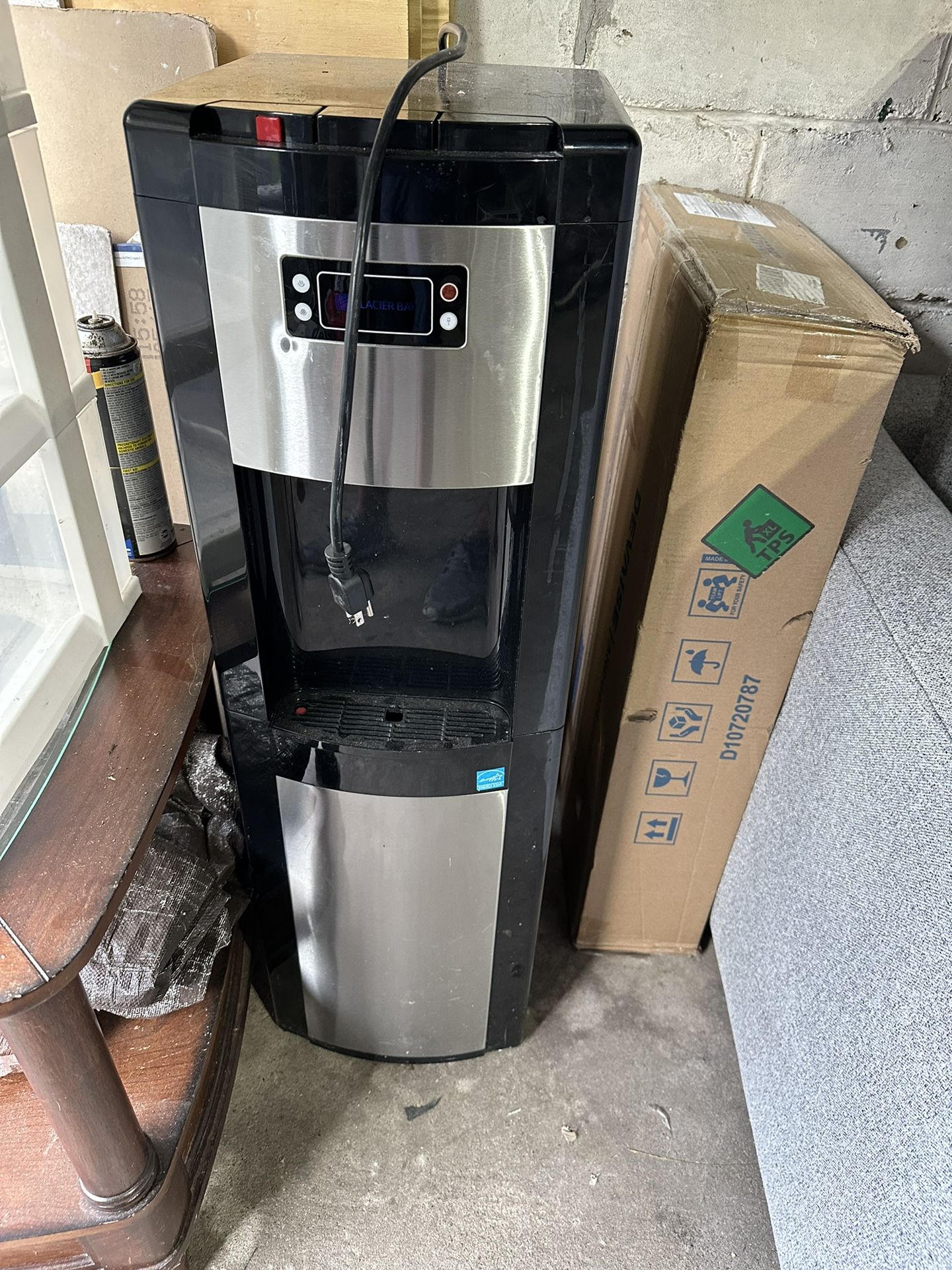 Water Dispenser/ Cooler