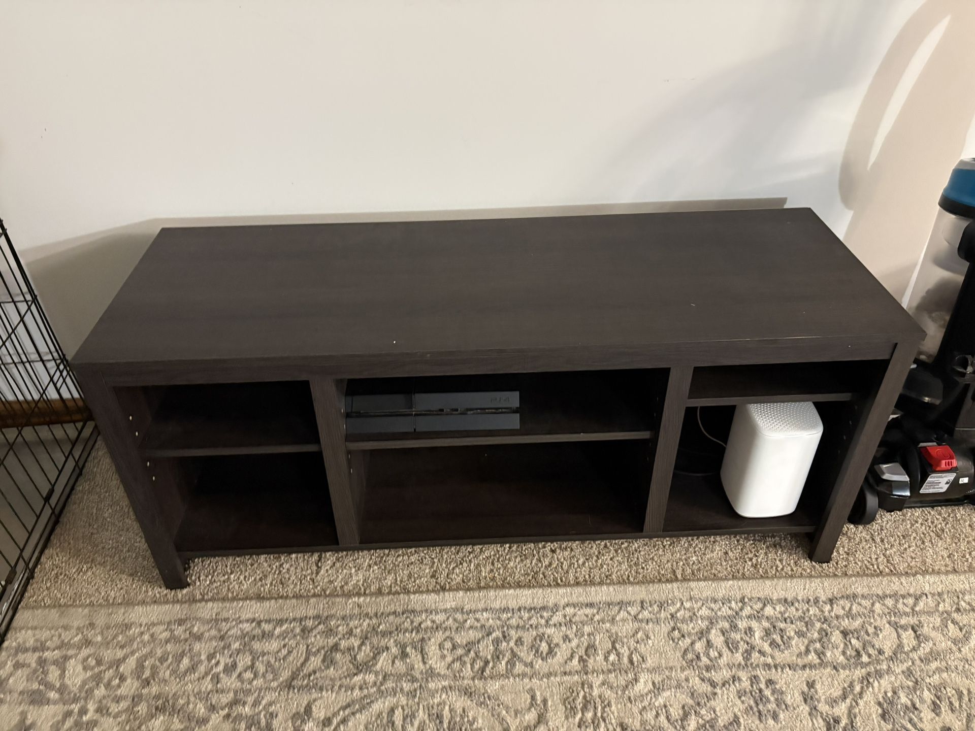 Entertainment center