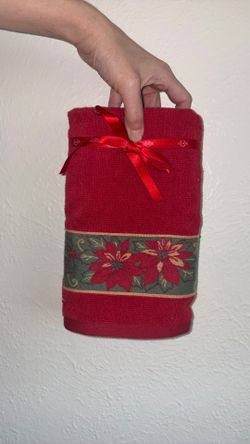 Lenox holiday towels