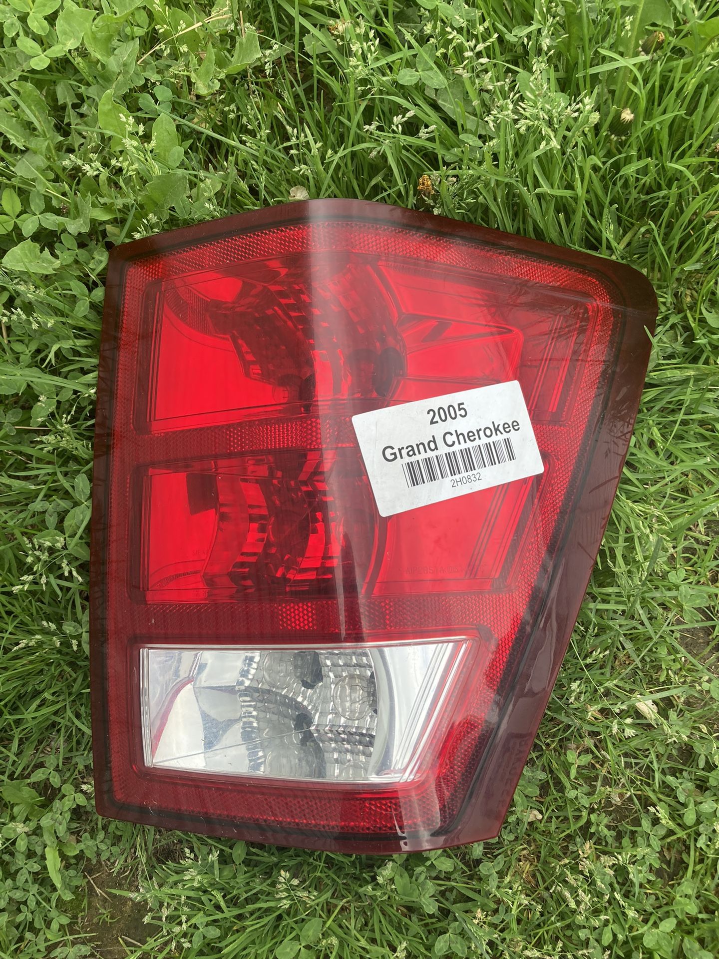 Tail Light For 05 Jeep Grand Cherokee